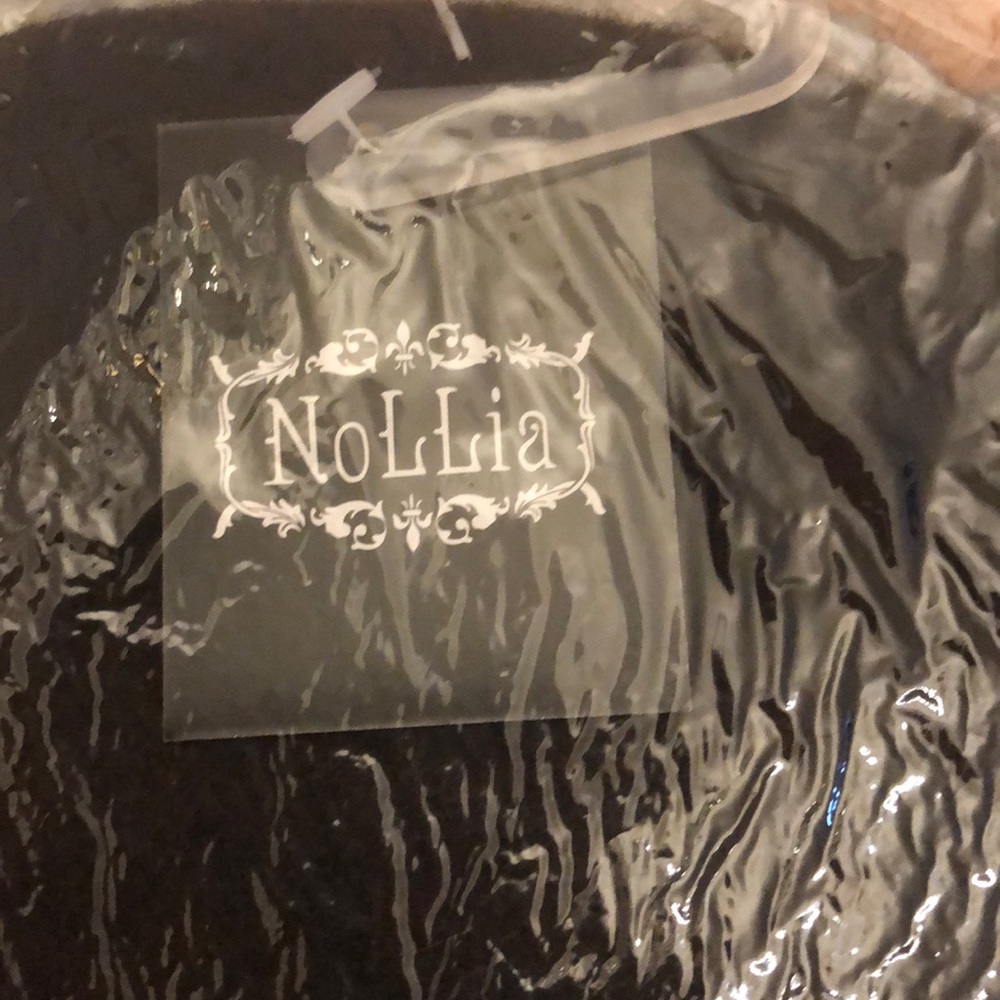 NoLLia Wool-Blend Berets - Picture 2 of 3